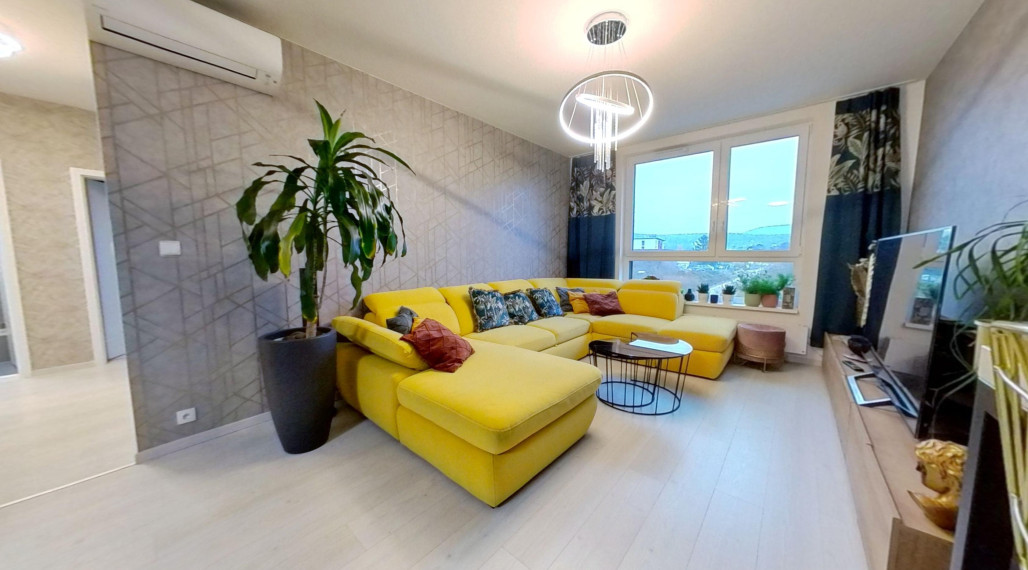 Rezervované: Klimatizovaný 3i byt s loggiou, novostavba 2018, parkovacie miesto v garáži