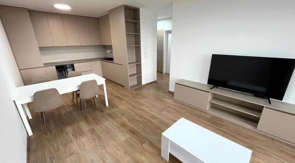 Stačí sa nasťahovať! Zariadený 2i byt, loggia, Bory Mall