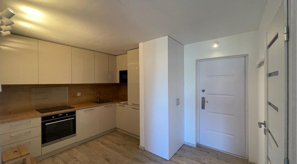 Praktický, kompletne zrekonštruovaný 2 izbový byt