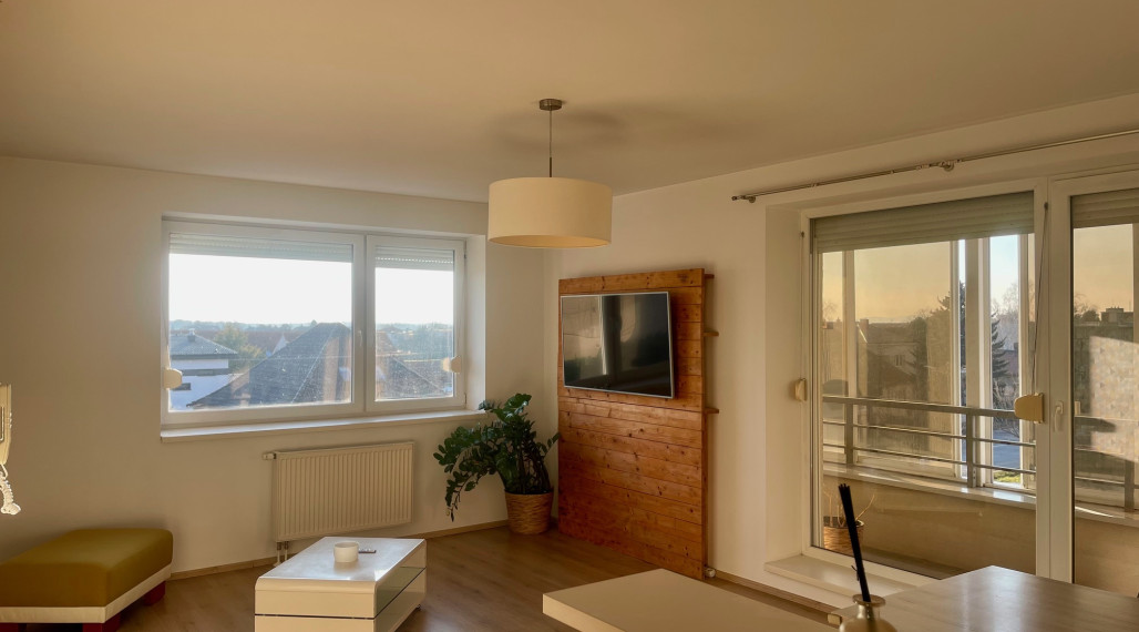 Slnečný 3 izb. byt s garážovým parkovacím miestom v cene