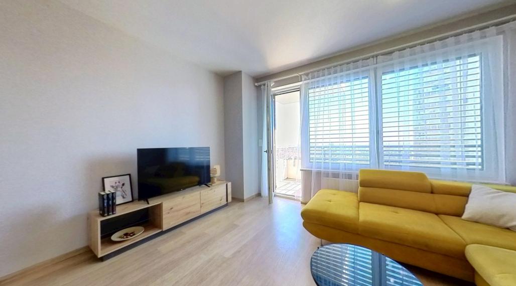 Klimatizovaný 2i byt s balkónom, novostavba 2019, parkovacie miesto