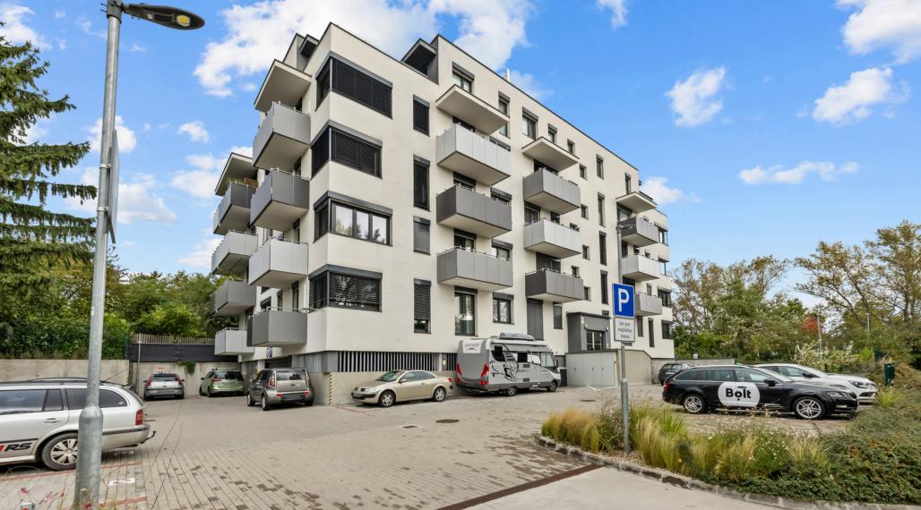 Klimatizovaný 1i byt s balkónom, novostavba 2022, predzáhradka, parkovacie miesto