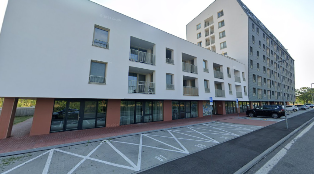 Na prenájom kompletne zariadený 2-izbový byt s terasou v projekte MORUŠE