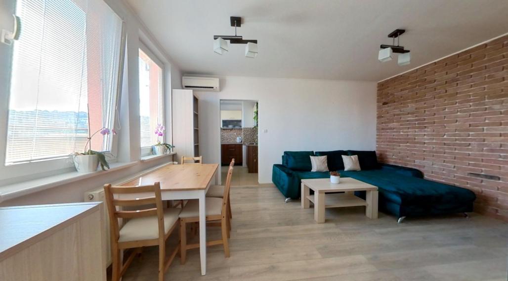 Na prenájom Klimatizovaný 2i byt s balkónom, Piešťanská ul.