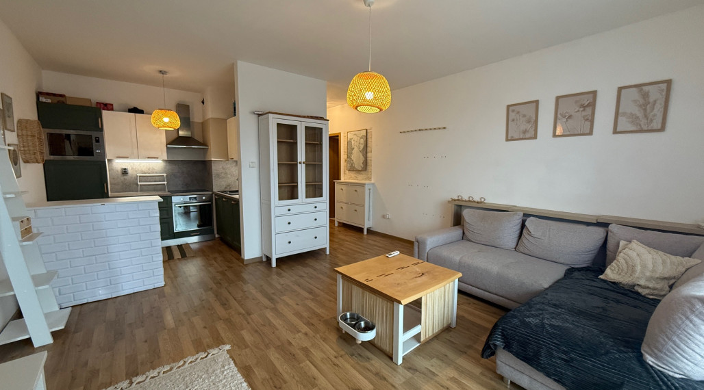 Klimatizovaný moderný 2-izbový byt s balkónom, parkovacie miesto, Galanta