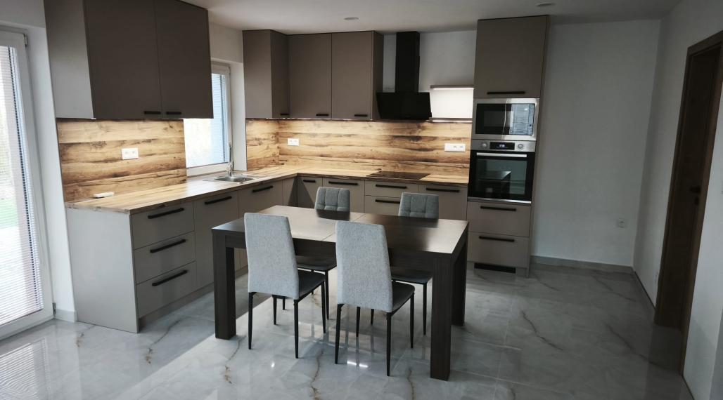 Ponúkame na predaj moderný, samostatne stojaci 3-izbový bungalov-NOVOSTAVBA