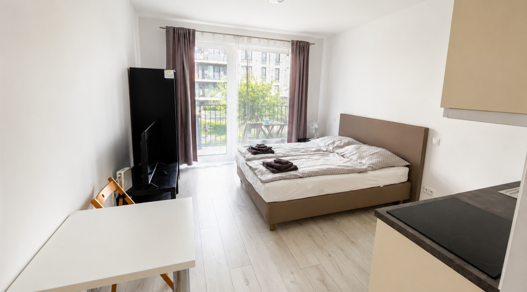 Moderný 1-izbový byt s balkónom, parkovacie miesto, Slnečnice