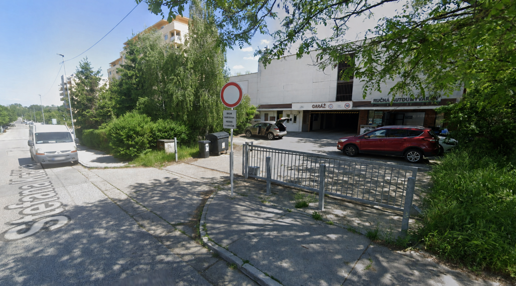 Samostatná garáž v zabezpečenom parkovacom dome – Štefana Králika