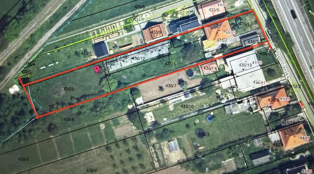 INVESTIČNÁ PRÍLEŽITOSŤ: 2 411 m² POZEMOK S RD A S MOŽNOSŤOU VÝSTAVBY 3 DVOJDOMOV