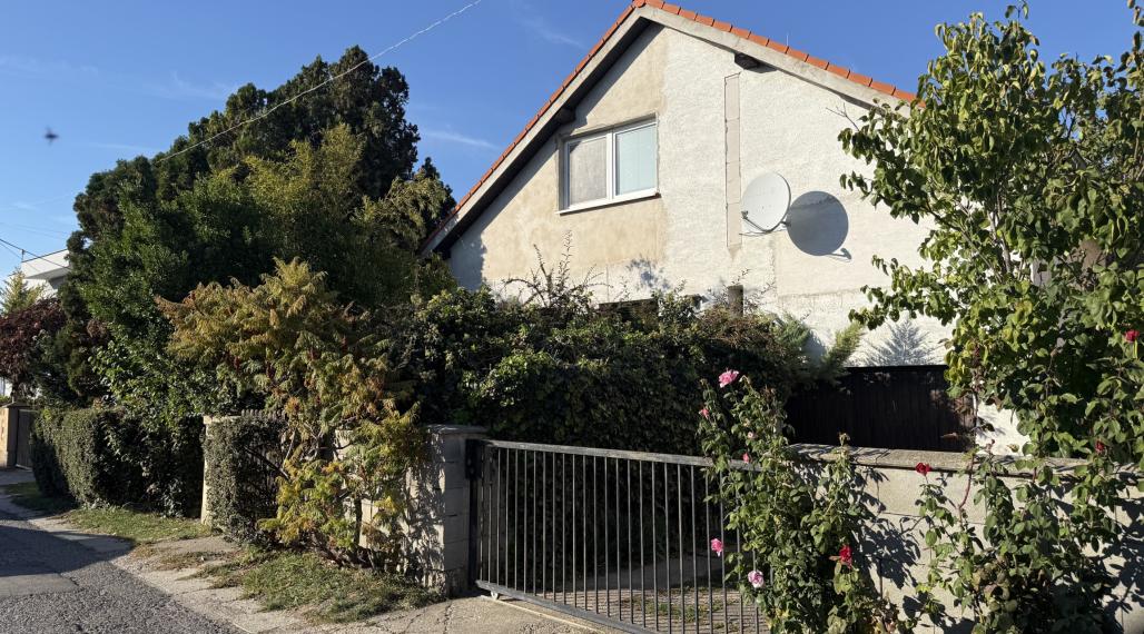 STARÉ BERNOLÁKOVO | RODINNÝ DOM S VEĽKÝM POZEMKOM 777 m², GARÁŽOU A KRÁSNOU ZÁHRADOU