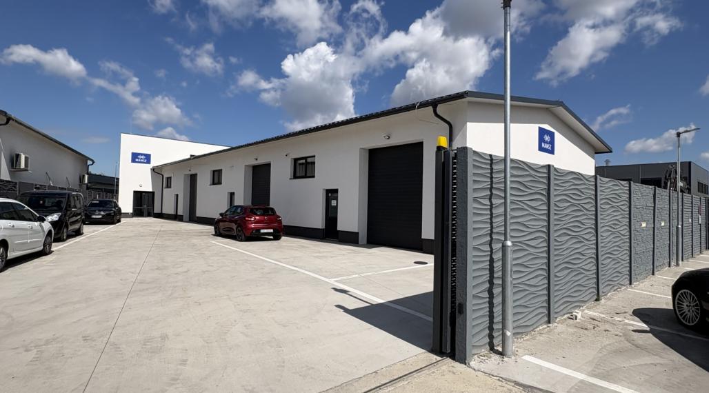 PRENÁJOM MODERNEJ HALY 103 m² V UZAVRETOM AREÁLI – ROVINKA