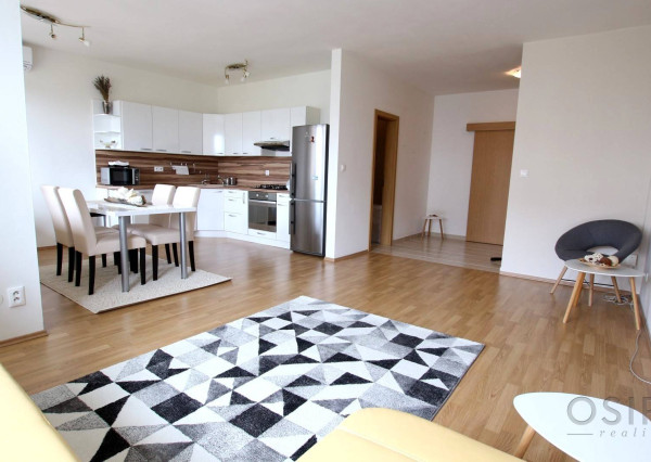 Klimatizovaný, 2i byt, šatník, garážový box v cene, Pezinok