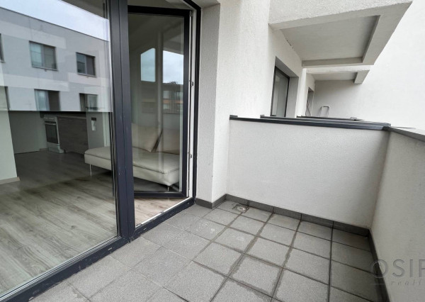 Slnečný 1i byt s balkónom, v novostavbe z r. 2022, Rovinka