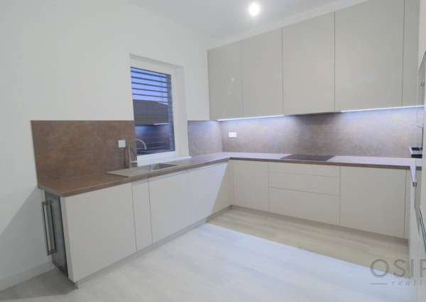 Ponuka výstavby samostatného 4i rodinného domu, holodom / štandard