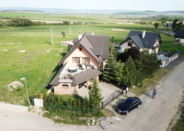 Lukratívny 8i rodinný dom s krásnym pozemkom v Starej Lesnej
