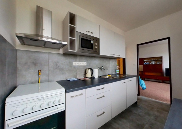 Zariadený 2i byt po čiastočnej rekonštrukcii, balkón, Ivanská cesta, Ružinov