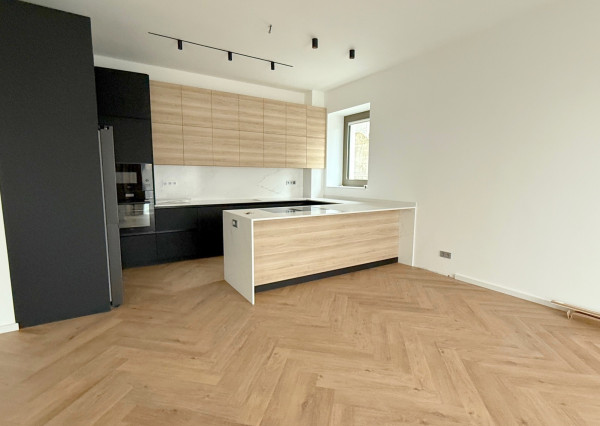Nadštandardný klimatizovaný 5i byt 160 m2 + záhrada 100 m2, Holubyho ul.