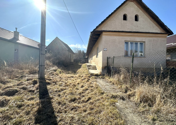 Vidiecky dom s rozsiahlym pozemkom v tichej obci Jablonov