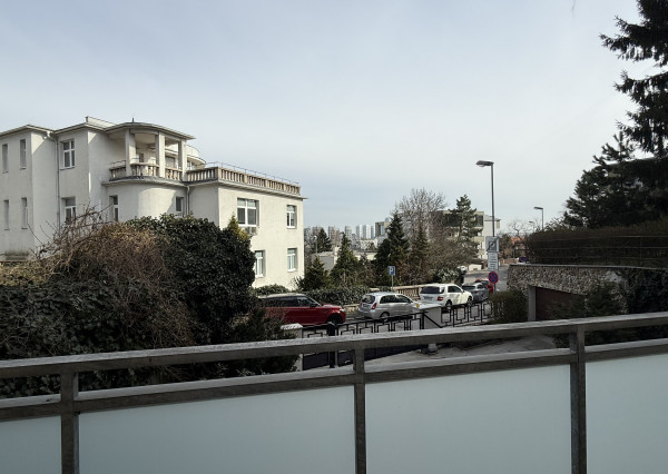 2i byt s balkónom 8 m2, v pôvodnom stave, Vlčkova ul.