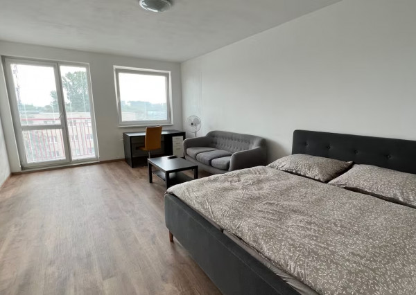 Zariadený 1-izbový byt s balkónom, Ružinov
