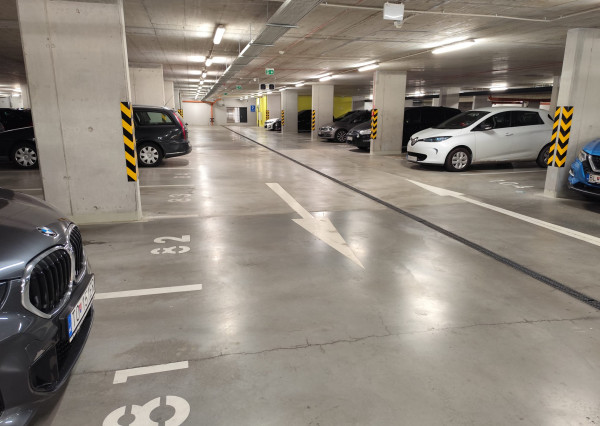 Garážové státie v podzemnej garáži, Slnečnice