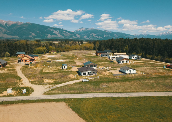 Ponuka na predaj stavebného pozemku 626m2 v obci Jamník s výhľadom na Vysoké a Nízke Tatry