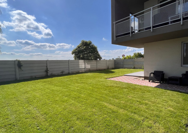 Zariadený 2i byt so záhradou 198m2, novostavba 2016, 1x parkovanie