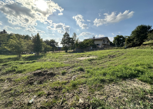 Slnečný stavebný pozemok na úpätí Malých Karpát, Marianka