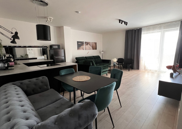 Klimatizovaný, zariadený 2i byt v novostavbe v tichej lokalite Rovinka s vlastným parkovacím miestom