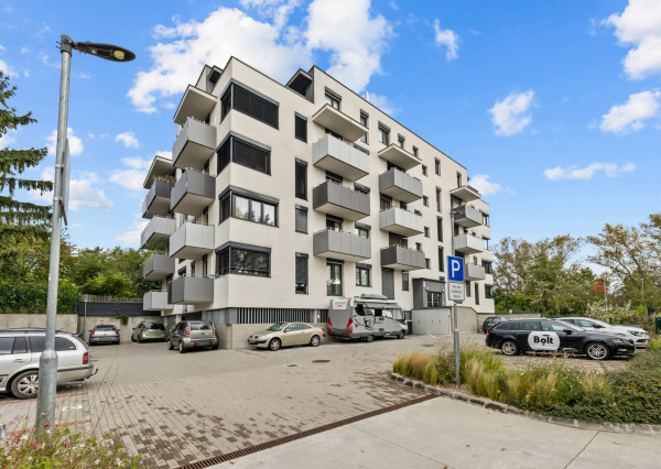 Klimatizovaný 1i byt s balkónom, novostavba 2022, predzáhradka, parkovacie miesto