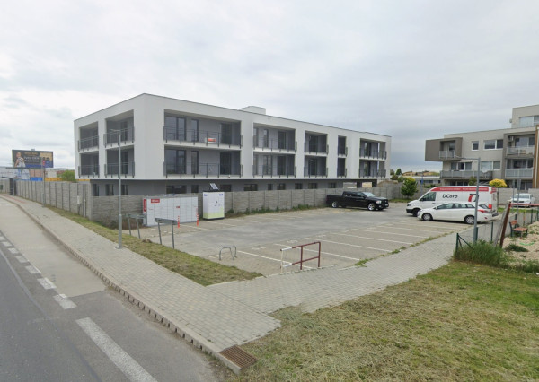 Klimatizovaný 3i byt v novostavbe z r. 2025, terasa 24 m2, 1 x parkovanie