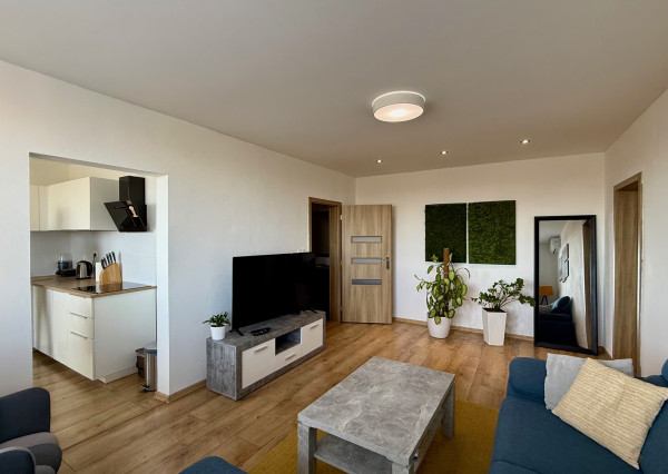 Kompletne zrekonštruovaný byt s dvoma balkónmi v top lokalite