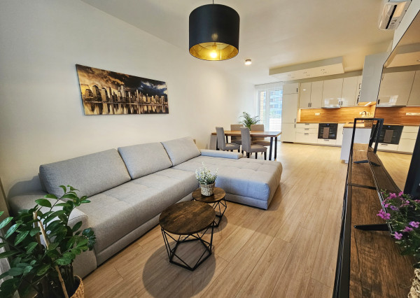 Na prenájom klimatizovaný 3i byt s balkónom, parkovanie