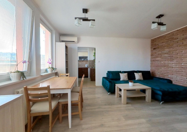 Na prenájom Klimatizovaný 2i byt s balkónom, Piešťanská ul.