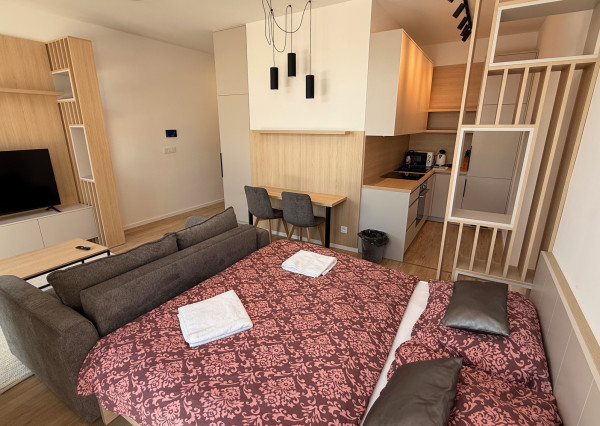 Zariadený 1i byt s terasou a predzáhradkou vo vyhľadávanej lokalite, Nálepkova ul. Lipt. Mikuláš - Tri Háje