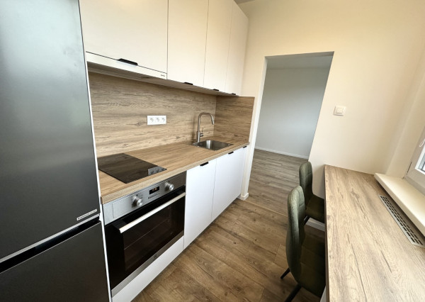 Práve zrekonštruovaný 1 i byt v obľúbenej lokalite, Tilgnerova ulica, Bratislava - Karlova Ves