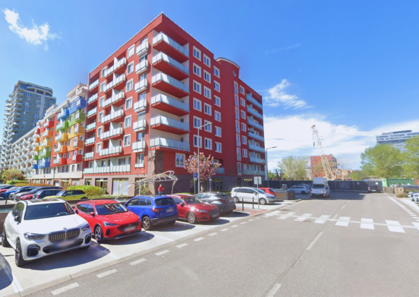 Na prenájom klimatizovaný 2i byt s balkónom, parkovanie, Lužná