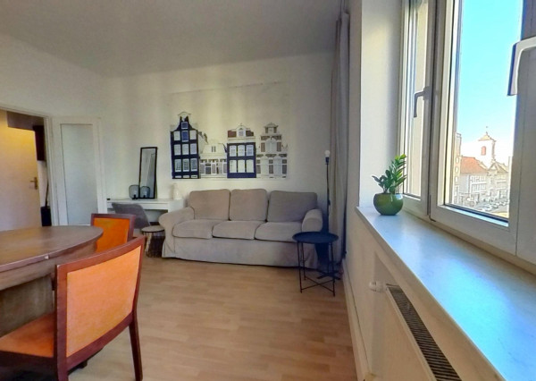 Klimatizovaný 4-izbový byt, v úplnom centre mesta, Laurinská ul.