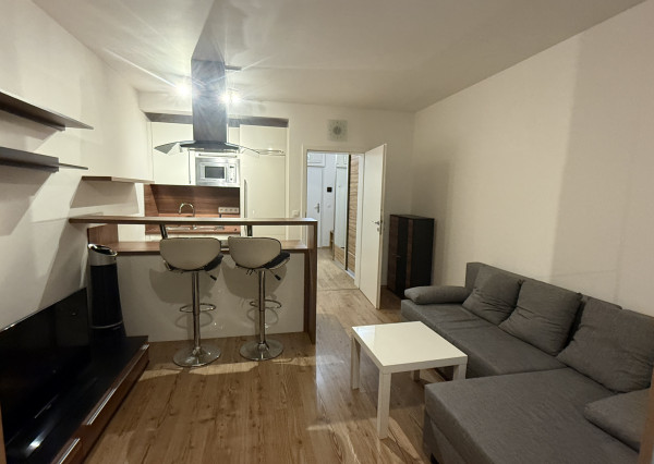 Klimatizovaný 1.5-izbový byt, parkovacie miesto, novostavba