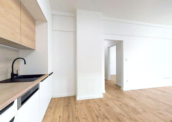 Priestranný 4 izbový byt, po kompletnej rekonštrukcii z r. 2026, Americká ul.