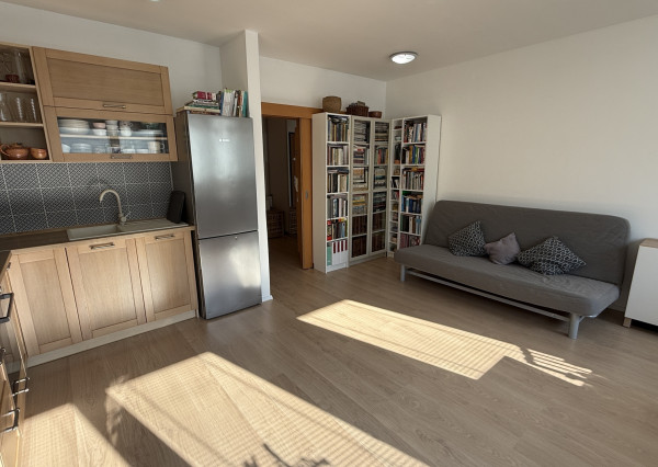 Slnečný 1i byt, tehlový byt. dom z r. 2007, Hrnčiarska ul.