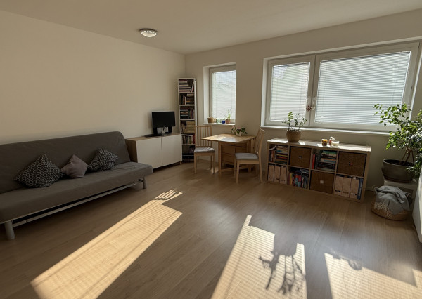 Slnečný 1i byt, tehlový byt. dom z r. 2007, Hrnčiarska ul.