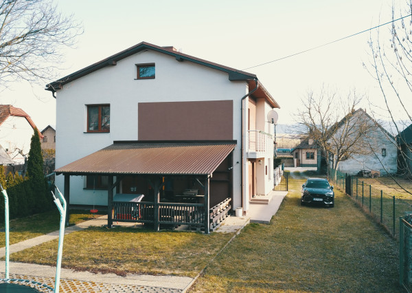 Samostatný 5i RD dvojpodlažný vo vyhľadávanej lokalite, Lisková