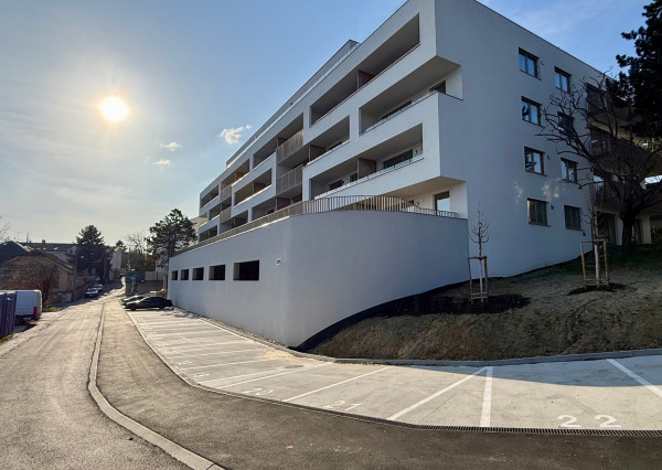 Skolaudované - krásny 3 izb. byt s veľkým balkónom v lukratívnej lokalite