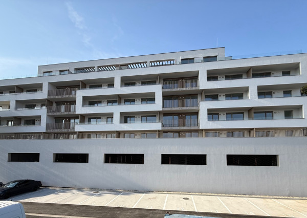 Skolaudované - slnečný 4 izbový byt v top lokalite - Winehills