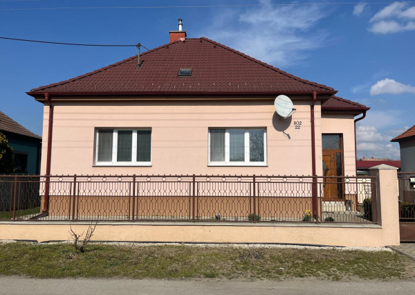 Starší rodinný dom po čiastočnej rekonštrukcii, pozemok 1346 m2