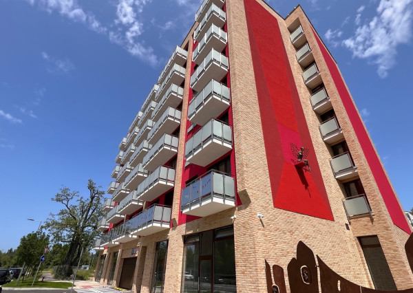 Na prenájom klimatizovaný 2i byt s balkónom, parkovanie