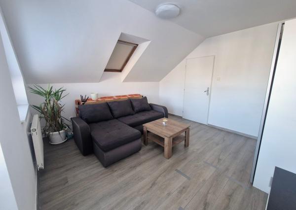 Na prenájom 4 izbový byt v rodinnom dome v Šamoríne