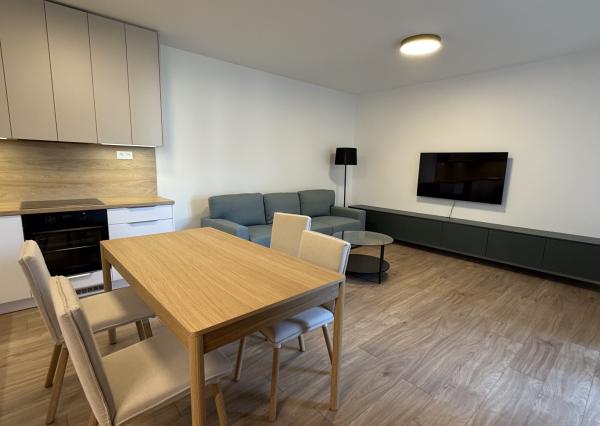 Na prenájom zariadený 3-izbový byt s terasou 19 m2, v novostavbe Agáty, Dúbravka