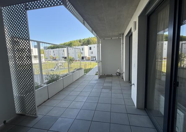 Na prenájom zariadený 3-izbový byt s terasou 19 m2, v novostavbe Agáty, Dúbravka